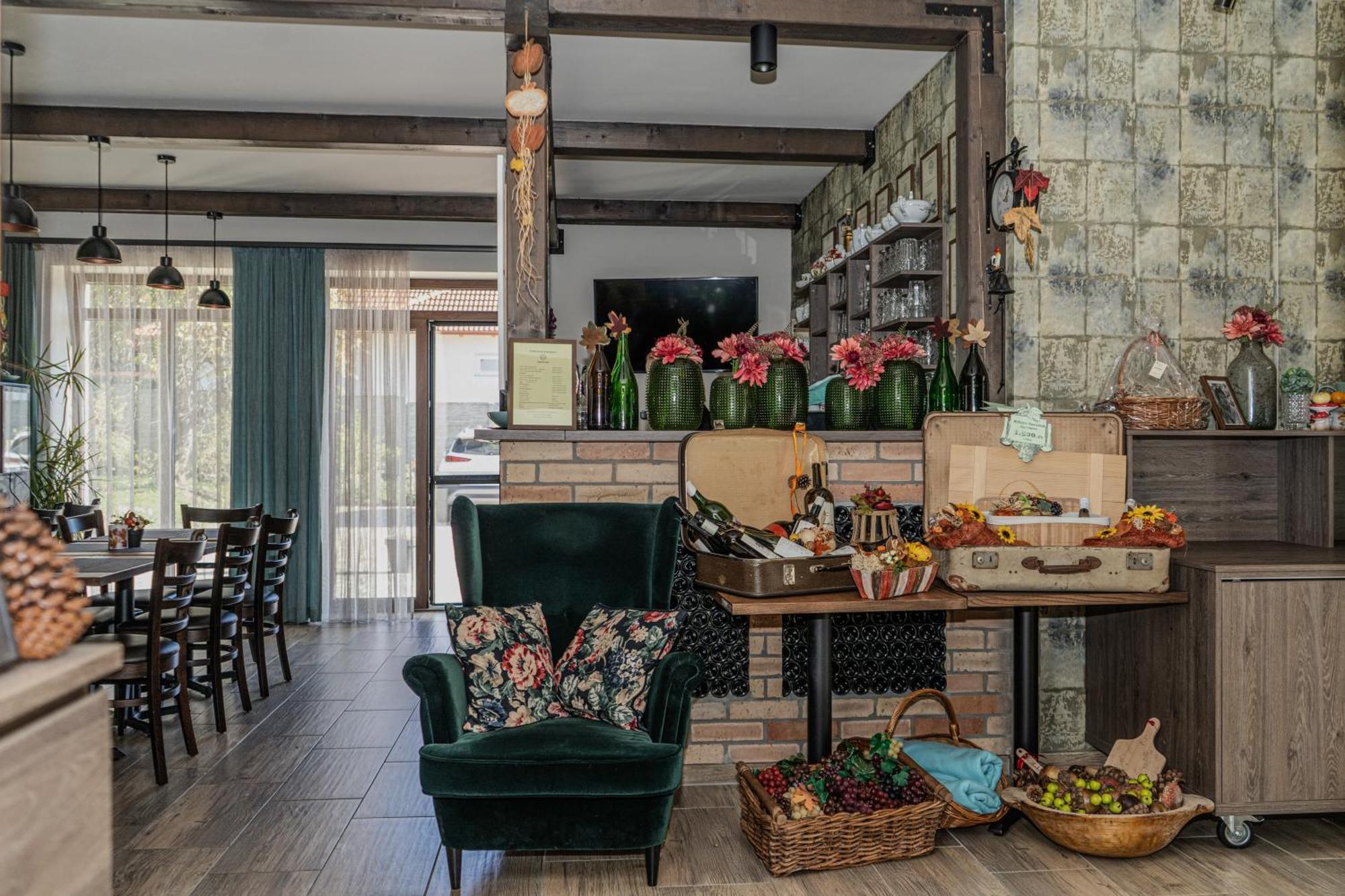 Dreko Panzio & Borbisztro Bed & Breakfast Gyorujbarat Exterior photo