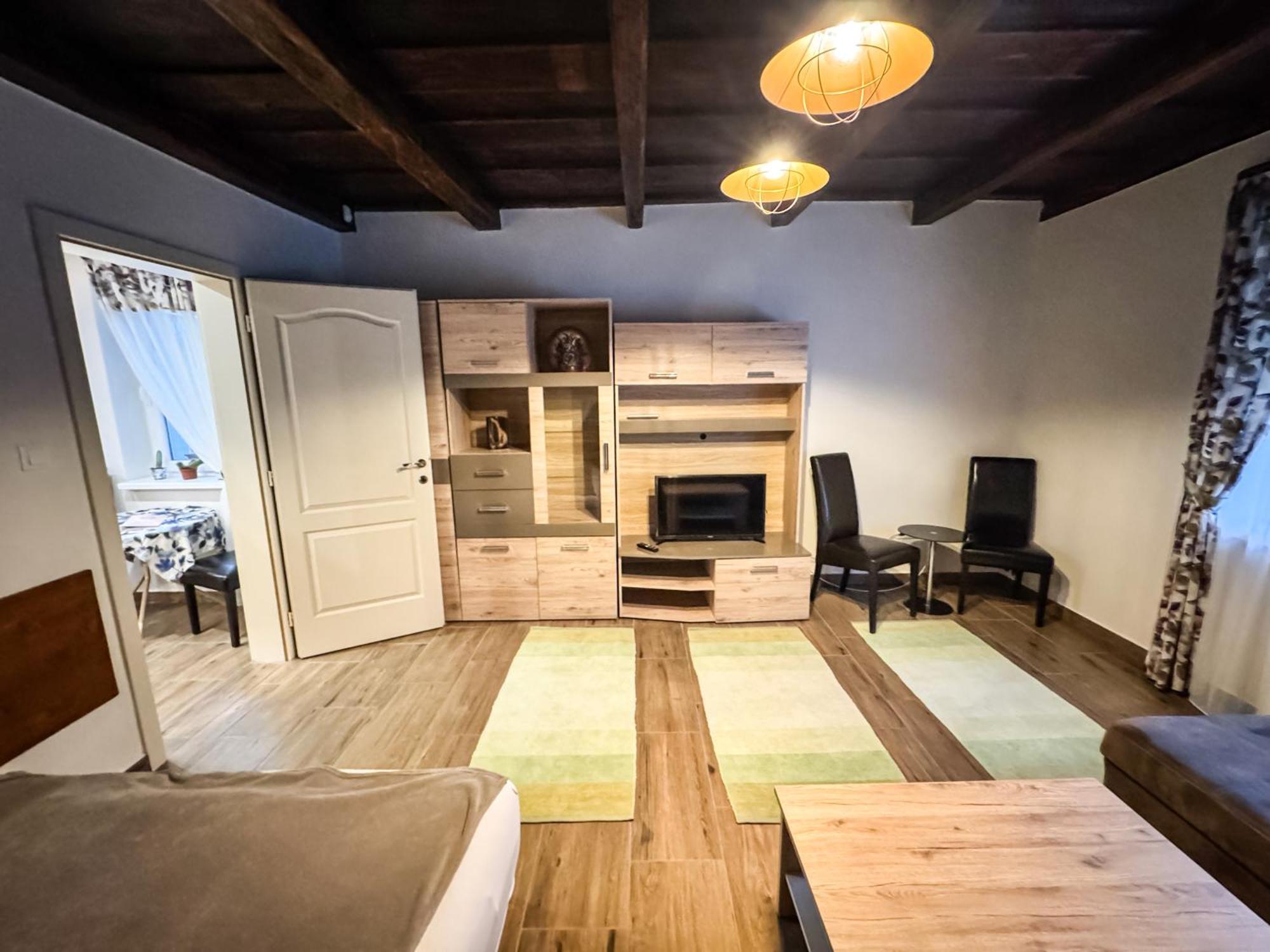 Dreko Panzio & Borbisztro Bed & Breakfast Gyorujbarat Exterior photo